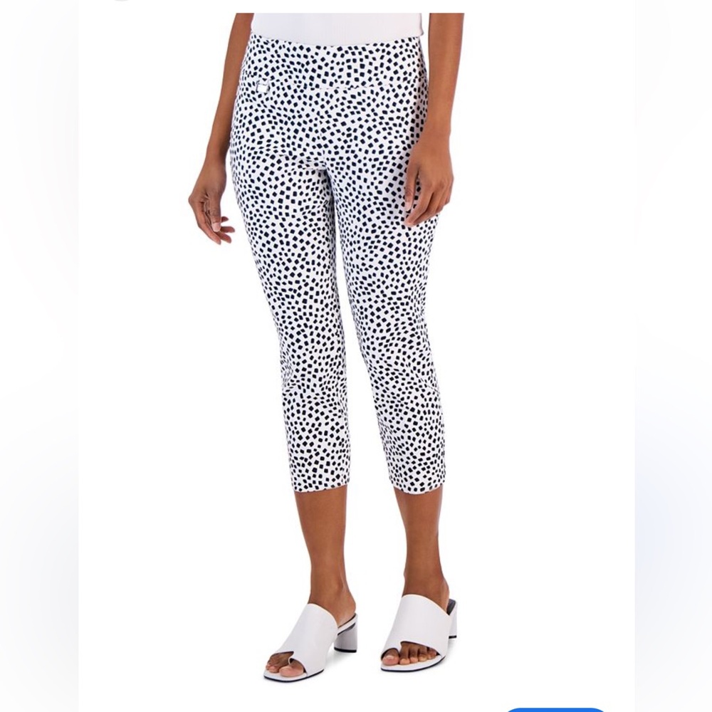 NWOT ALFANI TUMMY CONTROL CAPRIS